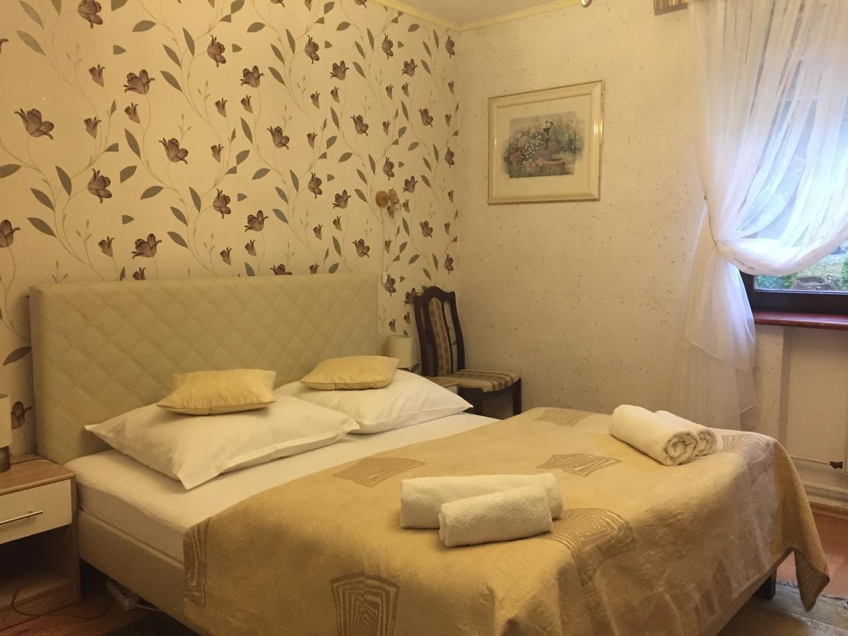 Almira Bed & Breakfast